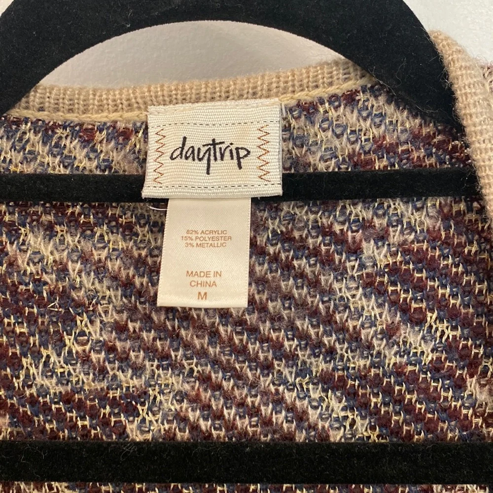 Daytrip medium sweater - Picture 3 of 3